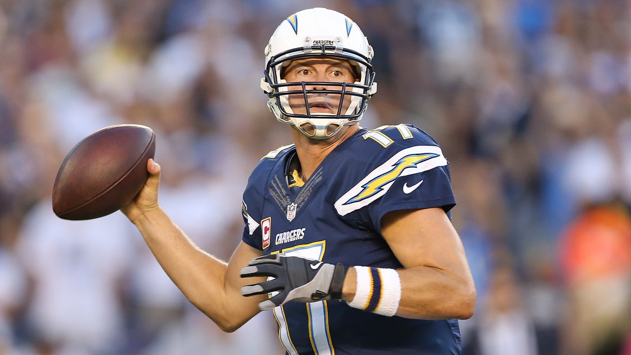 Undefeated Packers host Chargers in Week 6